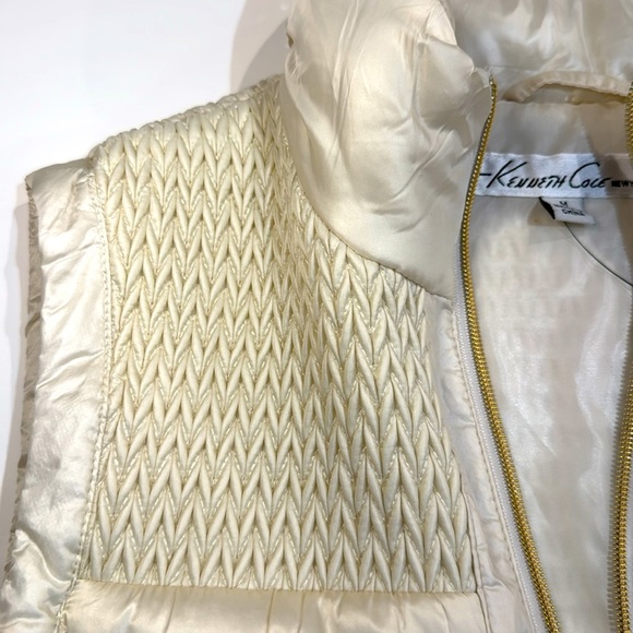 NWOT.Kenneth Cole New York, Satin Puffer Vest. Women’s size M. Color: Cream. - Picture 3 of 6